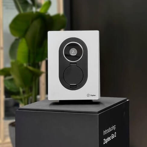 Zaptec GO 2 – Slimme laadpaal 22 kW met socket | RFID | Optioneel met installatie - BlackCharge Asphalt Black